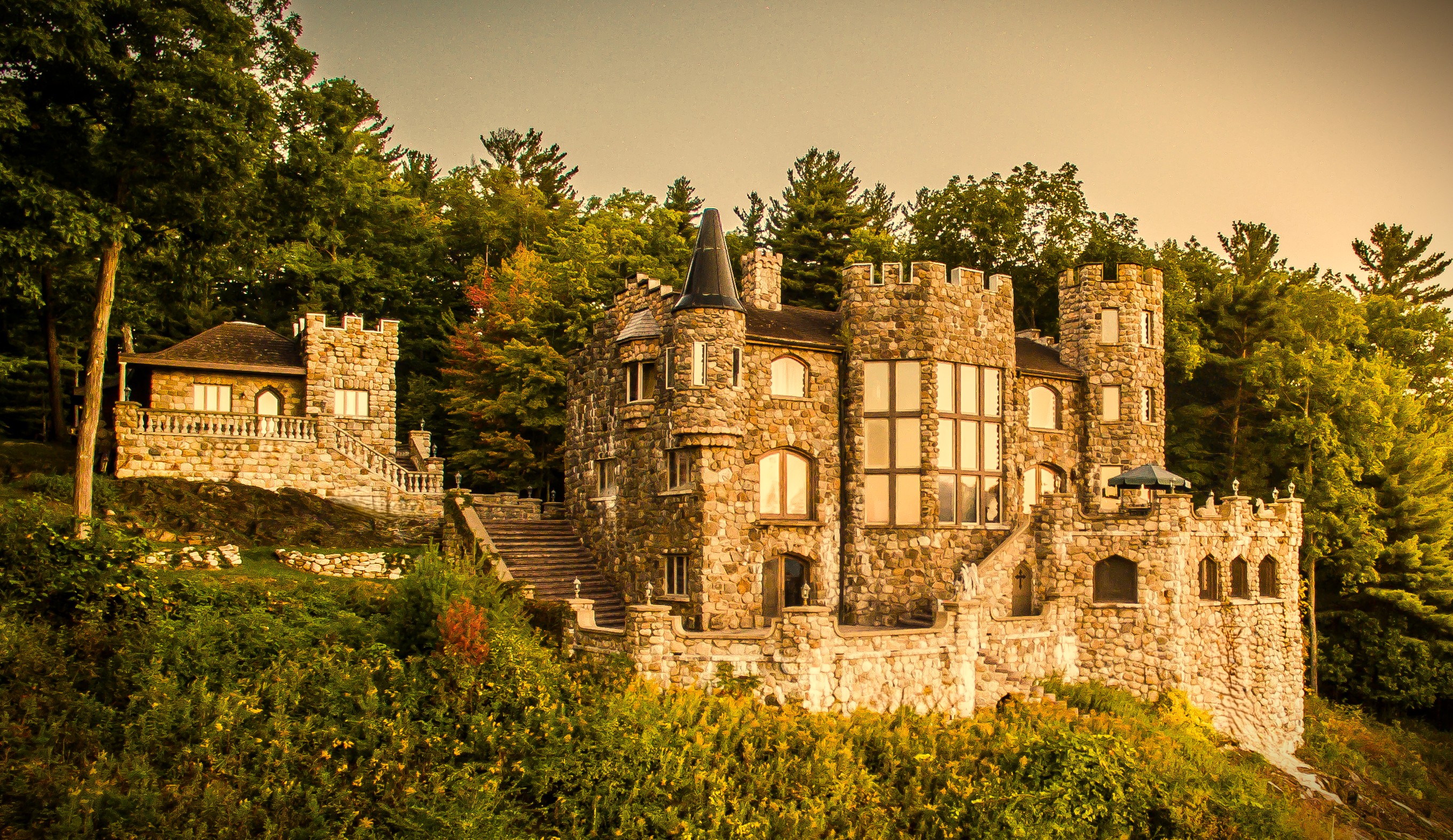 Highlands Castle